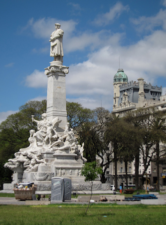 Buenos Aires, Plaza Colón, Monumento a Cristóbal Colón