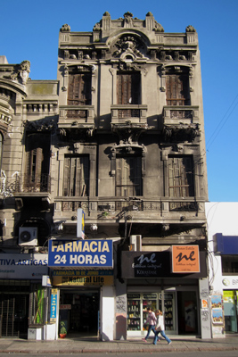 Montevideo, Avenida 18 de Julio