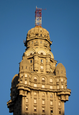 Montevideo, Plaza de la Independencia, Palacio Salvo, Mario Palanti