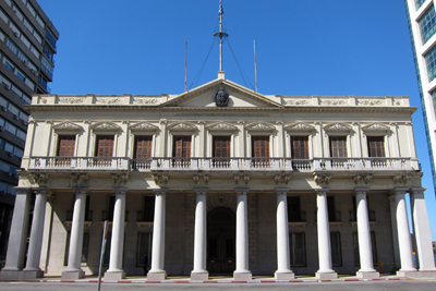 Montevideo, Plaza de la Independencia, Palacio Estévez