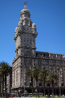 Montevideo, Plaza de la Independencia, Palacio Salvo, Mario Palanti