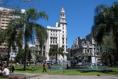 Montevideo, Avenida 18 de Julio, Plaza Fabini