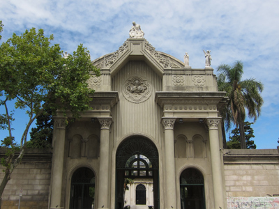 Montevideo, Cementerio Central, entrance gate