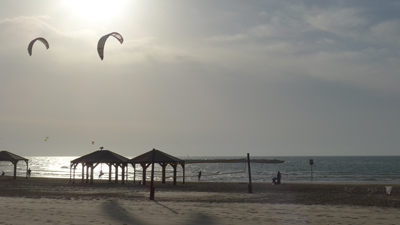 Israel, Tel Aviv, beach promenade, paragliding