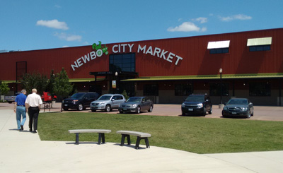 USA, Iowa, Cedar Rapids, Newbo City Market