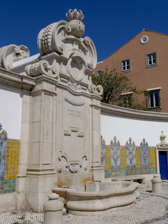 Lisboa, Chafariz da Junqueira, azulejos, tiles, Mário Reis, 1929 Expo
