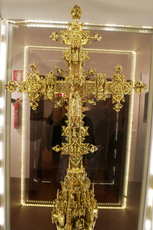 España, Andalucía, Osuna, Colegiata, processional cross