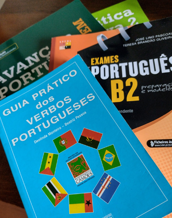 DIPLE, B2, Portuguese, português, study, exame, exam, books